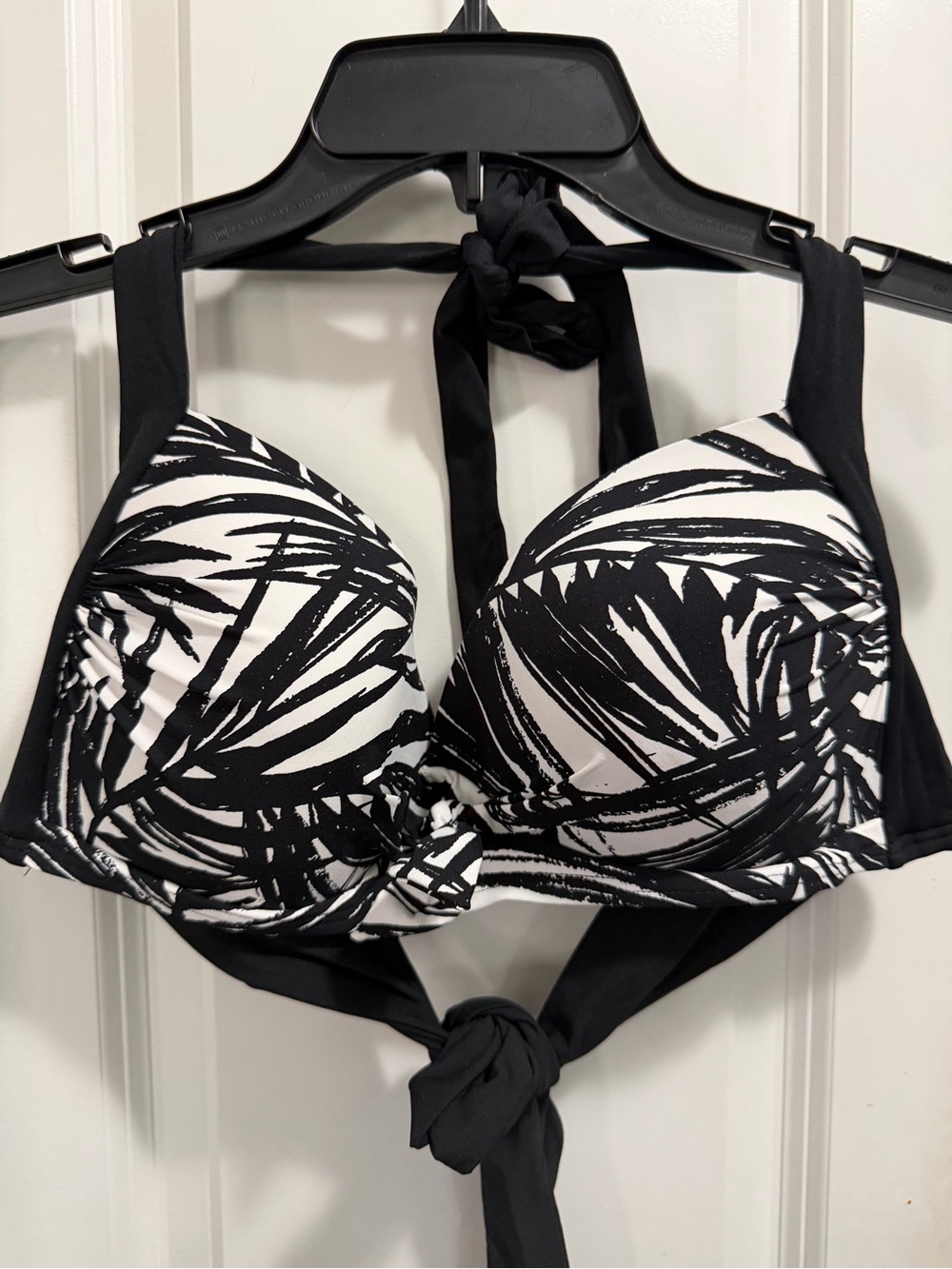 Apt. 9 Black & White Palm-Print Halter Bikini Top